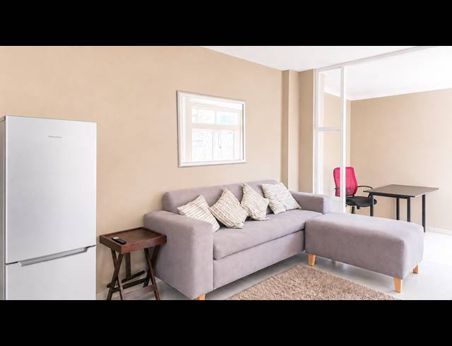 1 BEDROOM APARTMENT FOR SALE IN ESSENWOOD